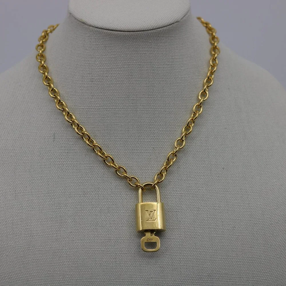 Louis Vuitton Gold Padlock & Key with Second-hand Necklace - Picture 5 of 7